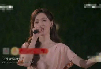 41岁唐嫣中秋开嗓，粉裙娇俏却不求少女感，产后低调完成转型