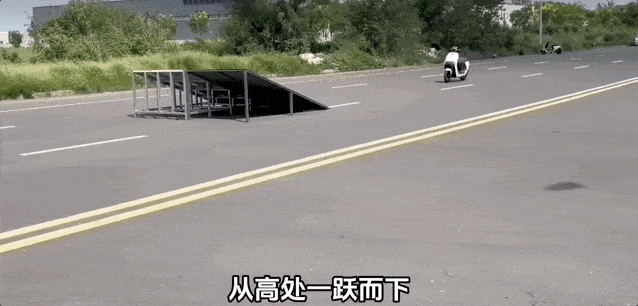 ​九号，县城有钱人真正买爆的豪车