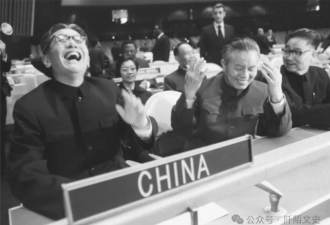 他因仰头大笑名扬国际 死后却曾无处安放