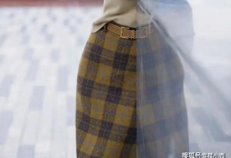 被宋佳惊艳到了！衬衫叠穿不配裤子、乐福鞋，这样打扮更时髦高级