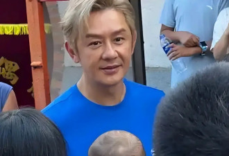 56岁陈浩民现身福建街头显沧桑！古装超帅男神太衰老
