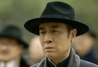 3岁丧父，吃姐姐奶水长大，成名后为8个哥姐买房