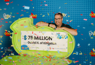 安省男子中7500万元Lotto Max头奖：换房环球旅行加回馈社会