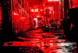 聚焦社会下的个体：当一个“拆二代”开始送外卖