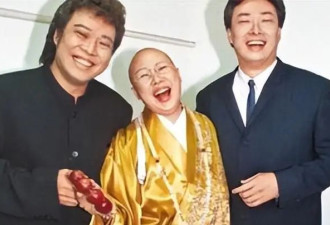 70岁费玉清趿拖鞋买菜讲价，退圈五年后，他的晚年生活引人羡慕