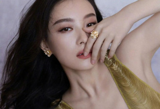 倪妮这是什么“神仙身材”！一袭金色流苏长裙搭配高跟鞋，美的发光！