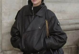 今秋第一件外套，时髦女帝们都选了它