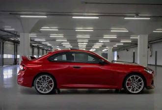 宝马M240i xDrive“325iS Homage Edition”官图
