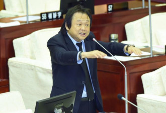 好意外，民进党立委王世坚金曲抖音暴红