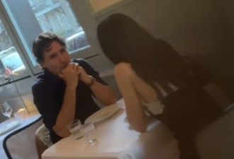 炸裂：杜鲁多半裸激吻女星照曝光后，前妻突然发声，意味深长