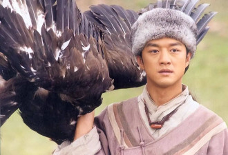 李亚鹏官宣离婚，和海哈金喜和平分手，离婚原因不是缺钱