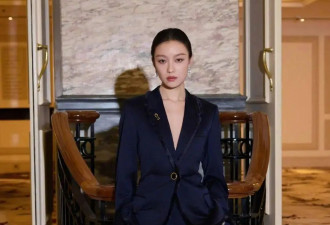 “本INTP的命定穿搭：疏离、理性且自带书卷气。”