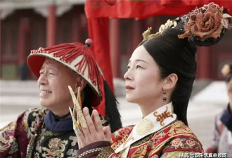 慈禧出洋相，第一次见灯泡时喊了二字，如今....