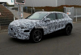 2026推出 全新梅赛德斯-AMG GLA纯电版谍照曝光