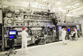 光刻机之王ASML“满血复活”，预警中国订单下滑