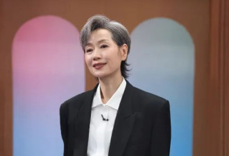 丈夫出轨8次坚决不离婚 62岁的叶童很潇洒