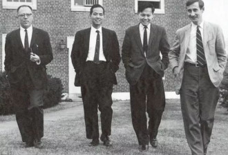 罕见老照片：1971年 杨振宁和岳父杜聿明夫妇在北京