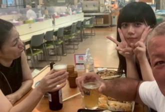 他35岁那年第一次和未来老婆见面...她5岁
