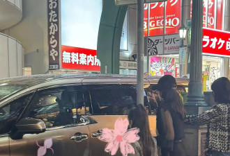 章子怡带女儿追星宋雨琦！她也成了女儿奴....