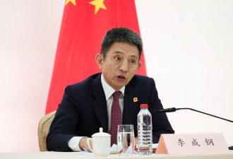 快讯：习近平任免驻外大使 李成钢被免职