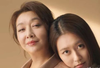江珊田小洁还有女儿现身机场，走的稀稀拉拉生怕别人发现