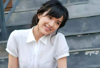 她26岁成双料影后,却为爱巅峰时结婚,二婚嫁靳东后过得怎样了