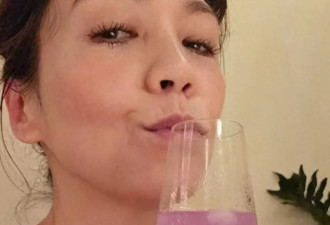 知名歌后晒照获关注!曾与同性互动亲密被传断背情