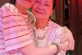 具俊晔把大S骨灰分8份做成项链送人，亲生子女却未获纪念物，小S领奖现场告白姐夫
