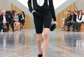 “以旧翻新”？刘雯13年后再走Dior，一年18个秀的创意总监新作|Dior 2026春夏系列