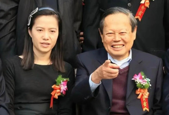 杨振宁去世后，翁帆首发声，字字催泪，争议20年的3个疑惑解开了