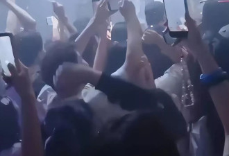 黄磊宣传乌镇用力过猛！戏剧节变夜店蹦迪现场