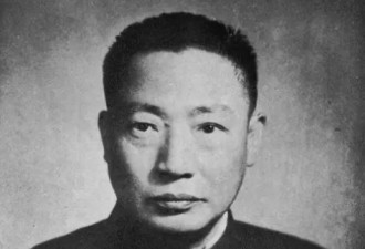 毛人凤病重，蒋经国送他两个水果，他崩溃大哭