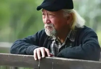 考古｜曝78岁李保田近况！找人维修窗户喝10元桶装水，生活超朴素！