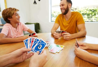 8.9 折，UNO 家庭纸牌游戏，有 112 张卡片，适合旅行