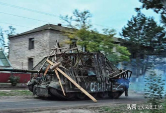 乌克兰疯狂同归于尽打法:俄罗斯夜空炸成血色
