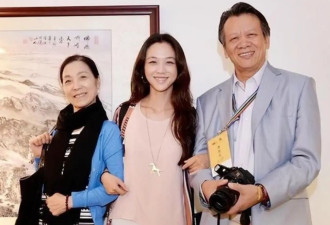 汤唯一家四口被偶遇，女儿长发飘飘好女神，金泰勇看妻女眼神宠溺
