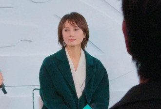 袁泉公公济南露面，快八十了头发黑又密 比儿子夏雨多情有四段婚姻