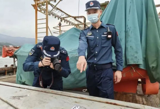 船员在公海因琐事致同事死亡，6个月后跳海潜逃