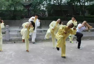 德国“侠女”与中国功夫教练，因武结缘