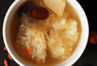 医生直言：银耳对这几类人 好处很大