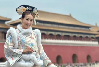TVB前港姐冠军一家五口游北京！晒故宫旅拍，生三娃仍少女感满满