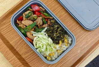 国铁成都局推出17元高铁盒饭：门店现炒