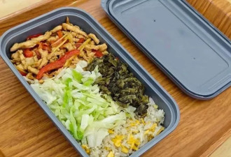 国铁成都局推出17元高铁盒饭：门店现炒
