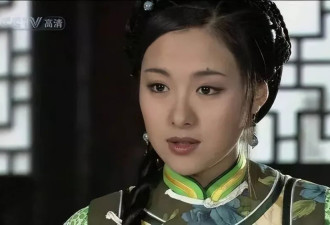 与聂远同居6年被抛弃，她嫁给外交官被宠成宝