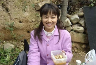 54岁闫妮新剧路透曝光，她皮松肉垮老到不敢认