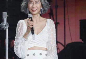 消失20年，64岁天后复出，一票难求