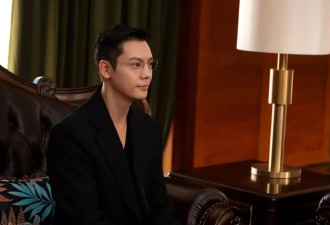 英皇老板杨受成为陈伟霆儿子准备几十万足金