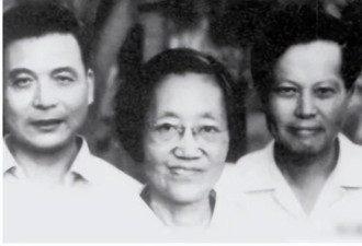 她是与杨振宁合影的绝密女人，美误判放她回国