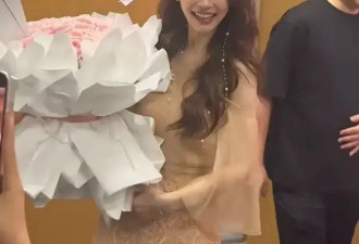 Baby直播走光细节曝光：全程赔笑捂裙摆....