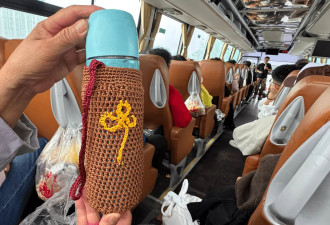 “铁腚”大巴游老年团全纪录：我出门就像打鸡血